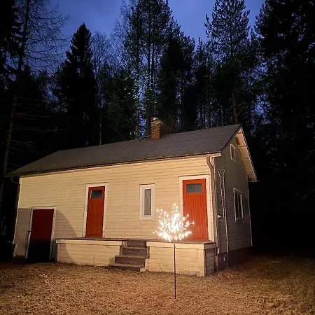 On The Edge Of The Woods Apartment *