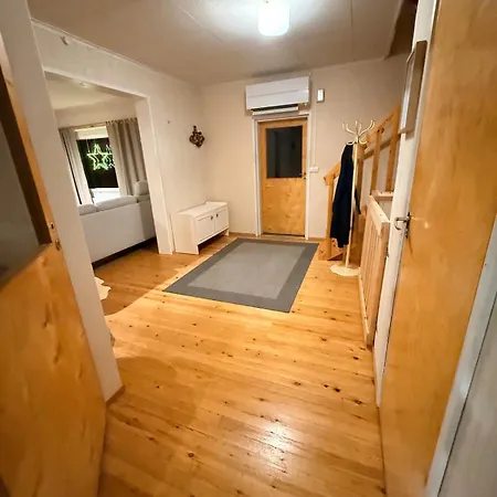 On The Edge Of The Woods Apartment