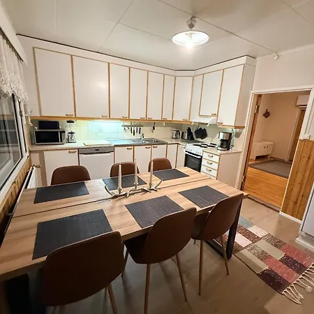 On The Edge Of The Woods Apartment